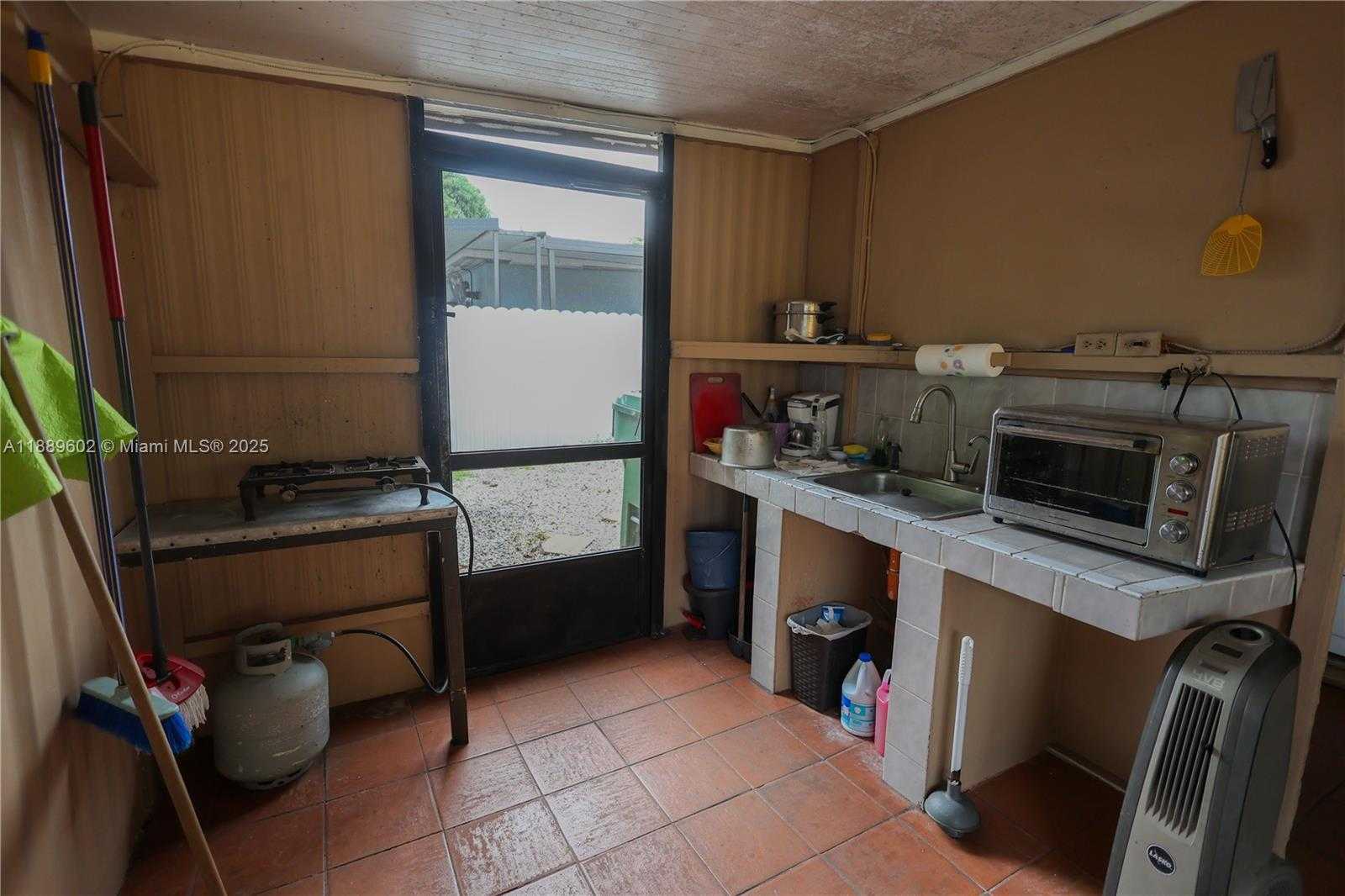 Small Image of 2541 WEST 10TH AVE, Hialeah Number 22