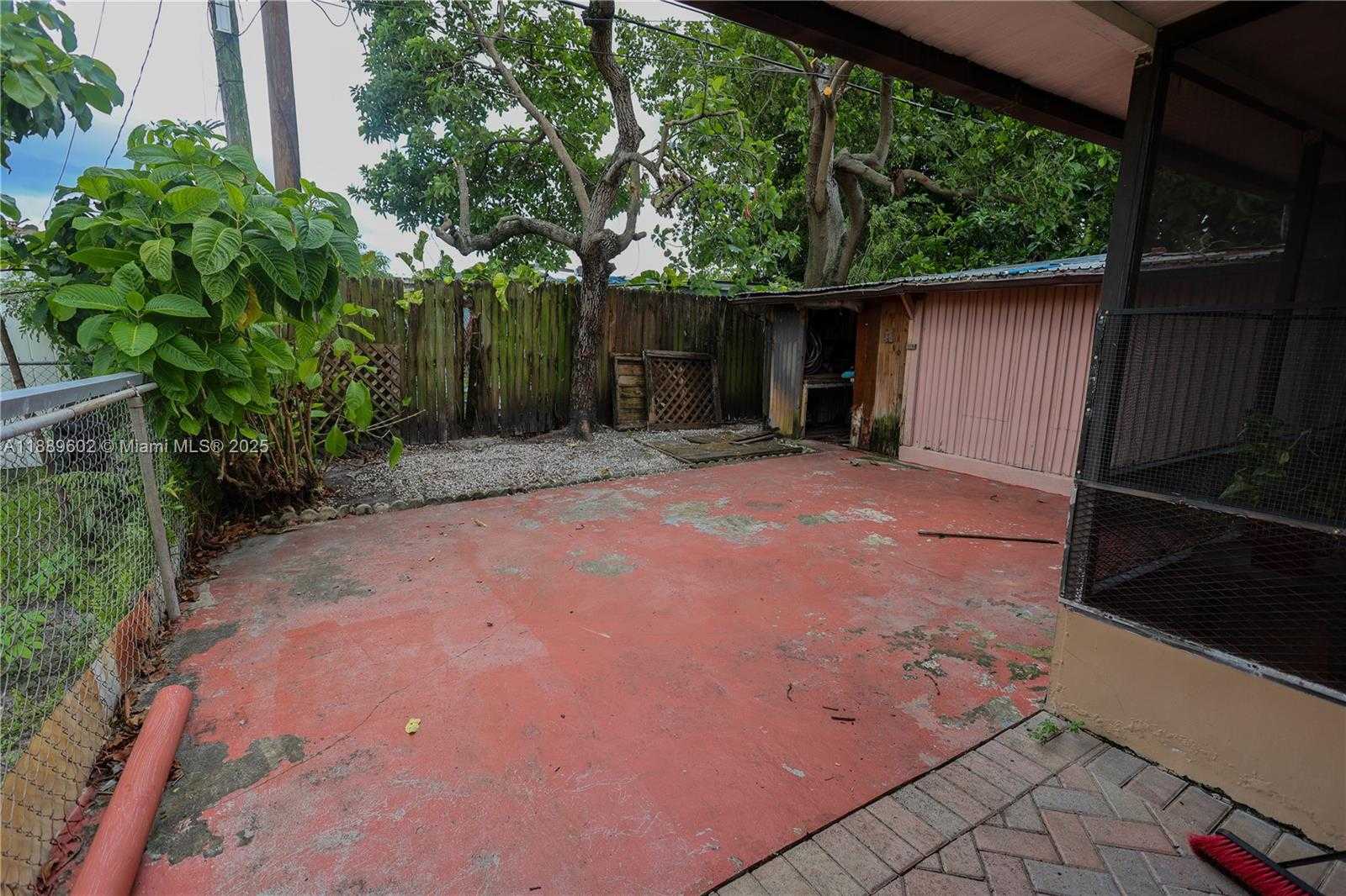 Small Image of 2541 WEST 10TH AVE, Hialeah Number 24
