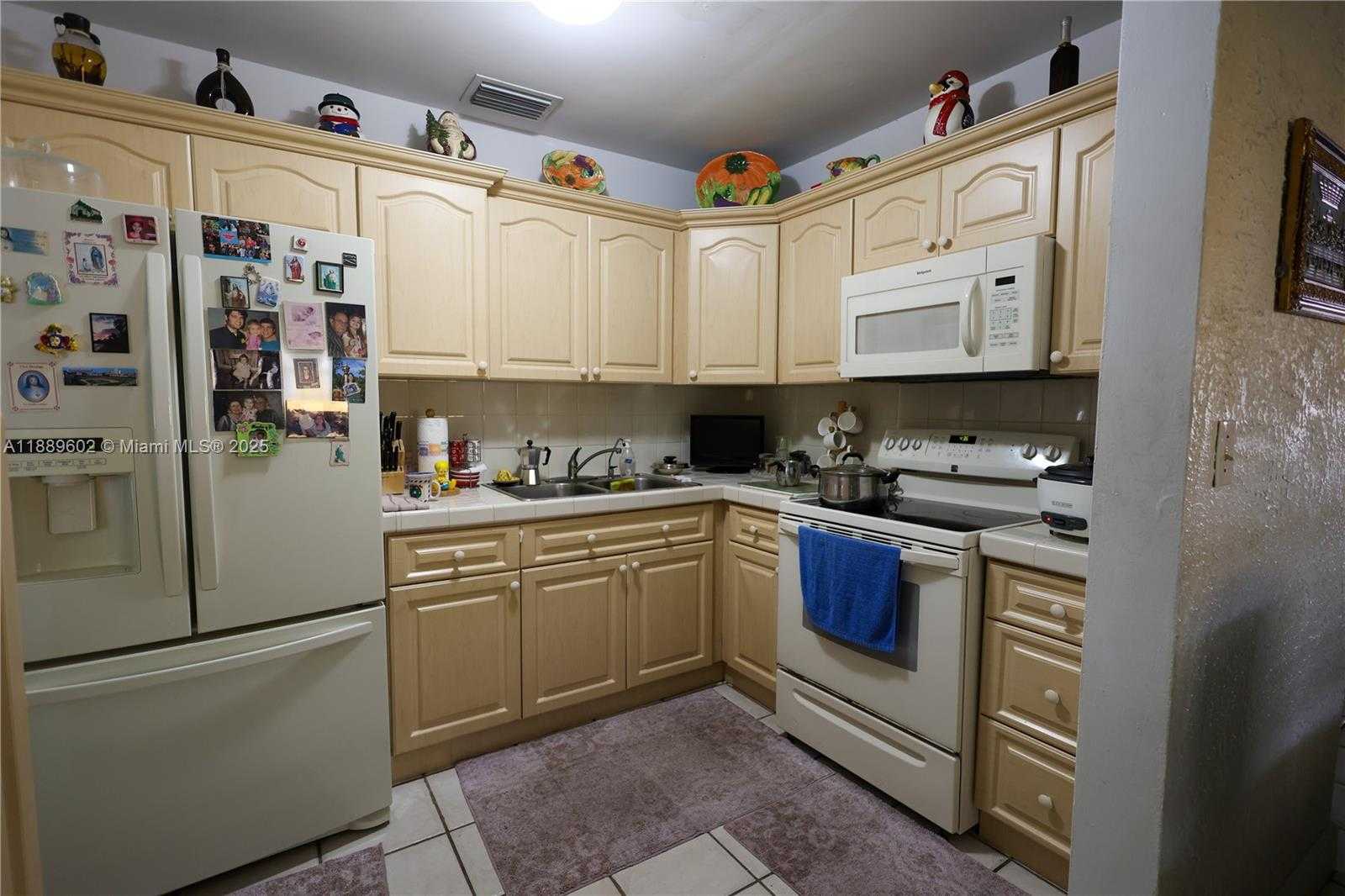 Small Image of 2541 WEST 10TH AVE, Hialeah Number 7