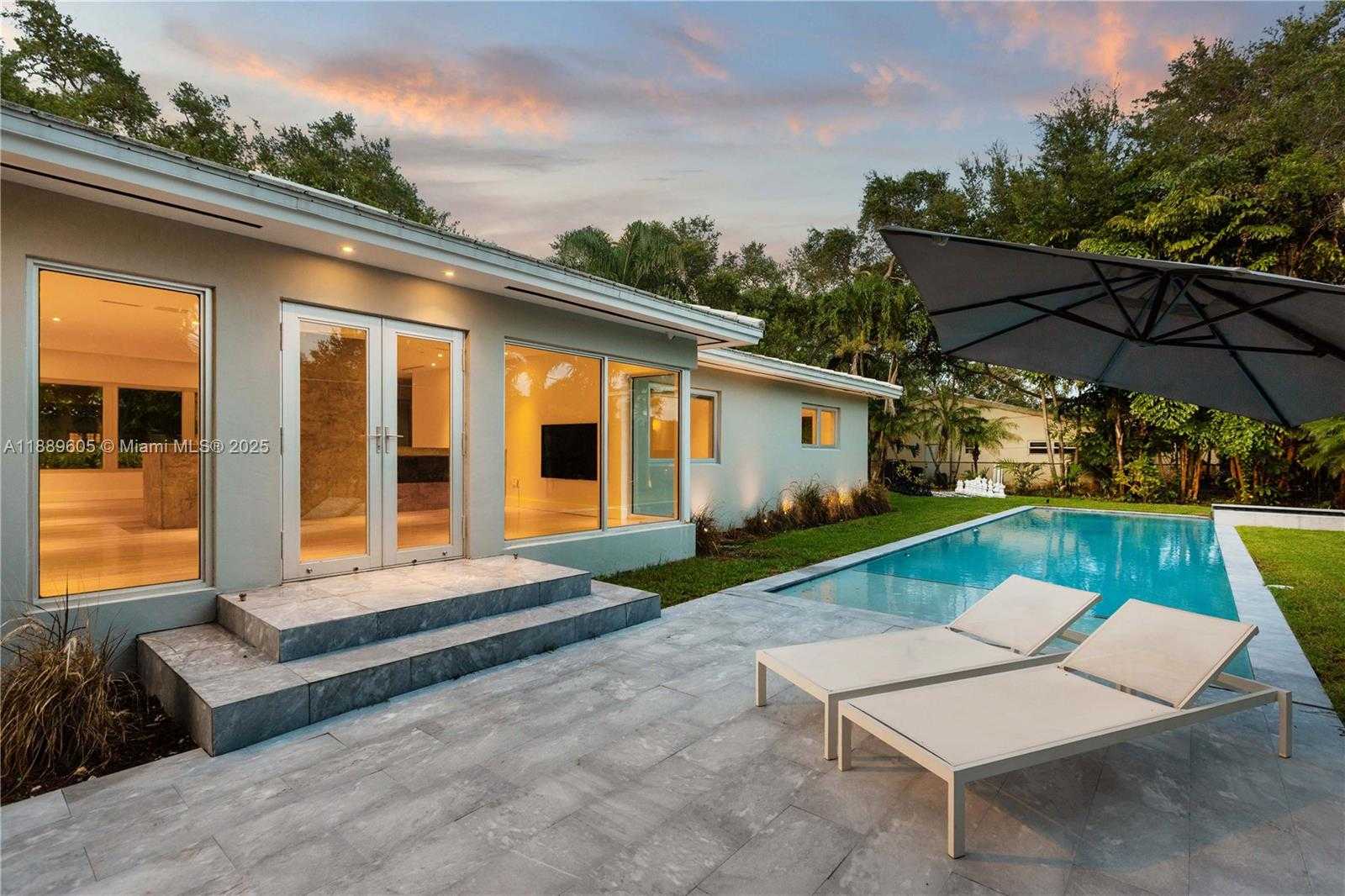 Small Image of 520 CASTANIA AVE, Coral Gables Number 43