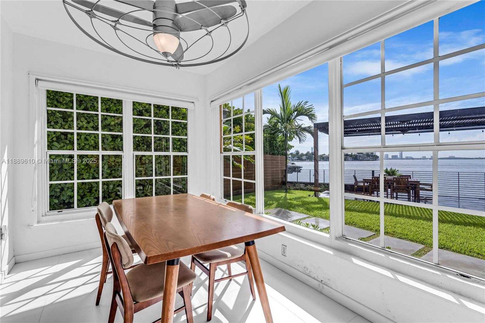 Small Image of 8 CENTURY LN, Miami Beach Number 12