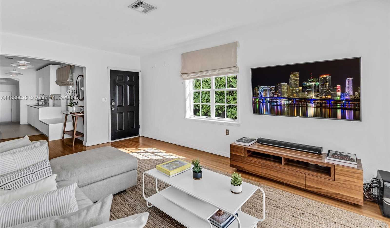 Small Image of 8 CENTURY LN, Miami Beach Number 14