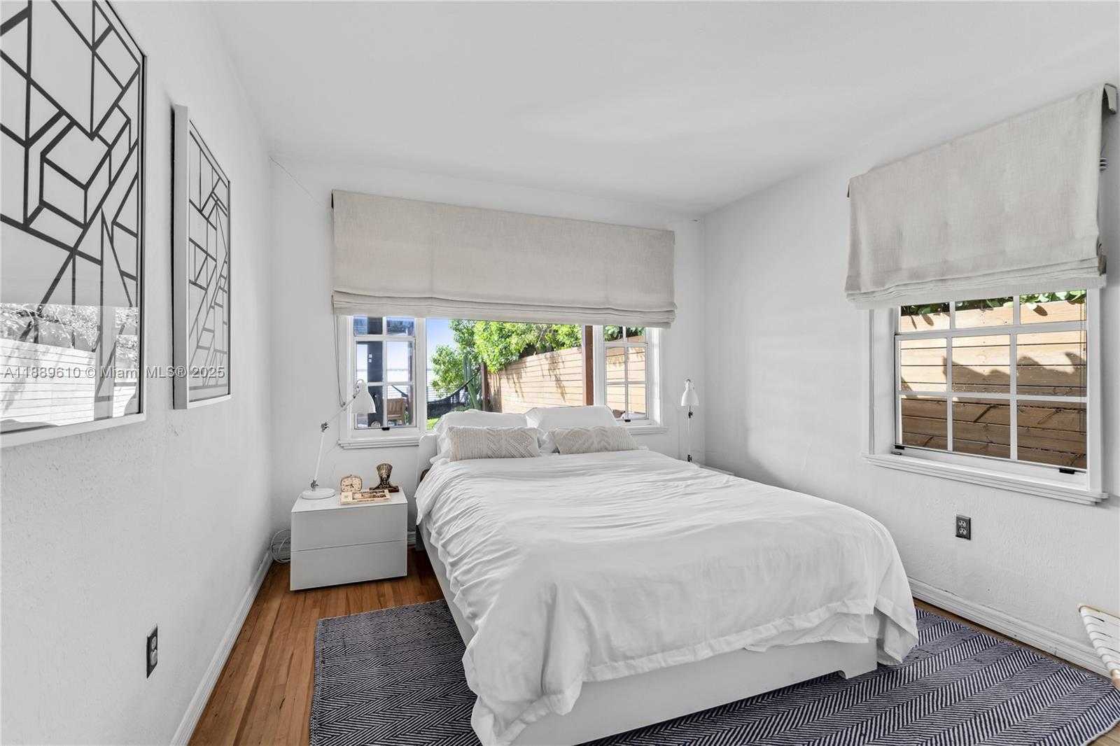 Small Image of 8 CENTURY LN, Miami Beach Number 19