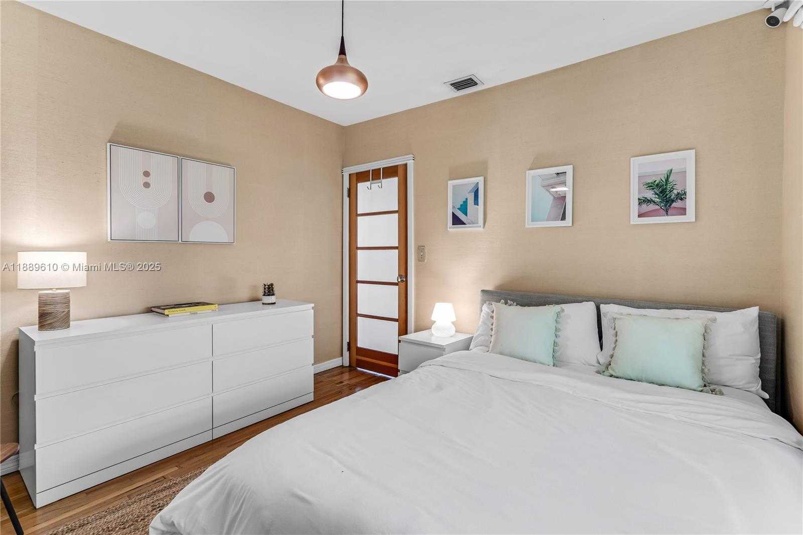 Small Image of 8 CENTURY LN, Miami Beach Number 22