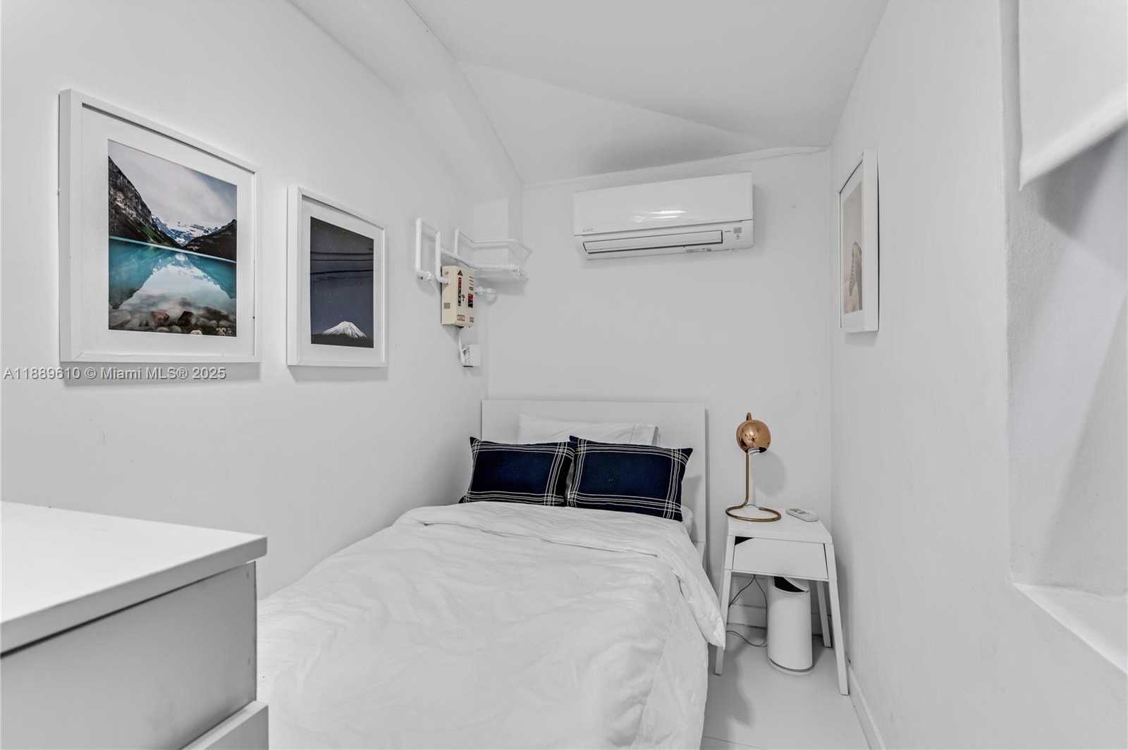 Small Image of 8 CENTURY LN, Miami Beach Number 27