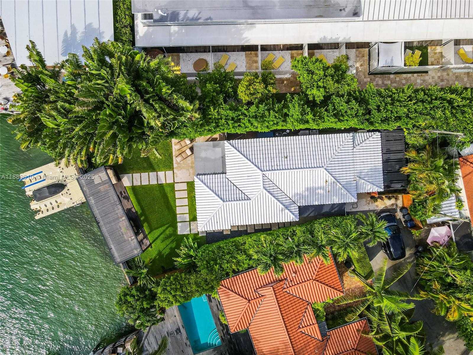 Small Image of 8 CENTURY LN, Miami Beach Number 30