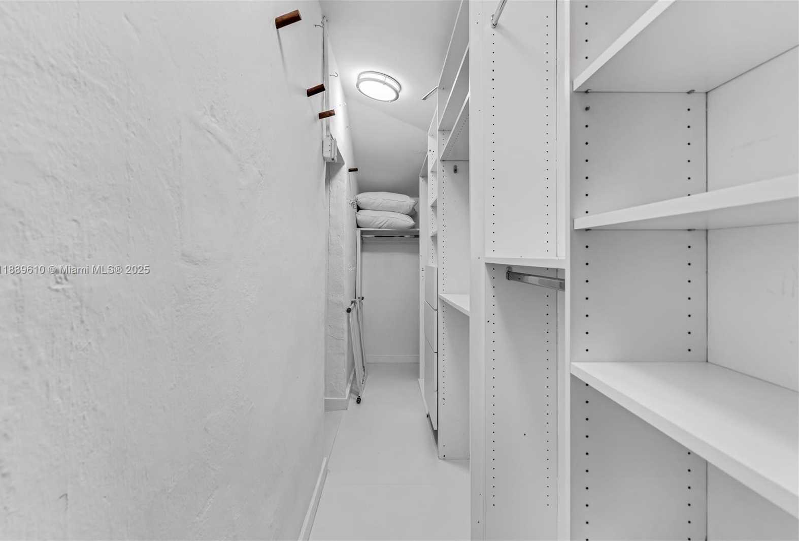 Small Image of 8 CENTURY LN, Miami Beach Number 35