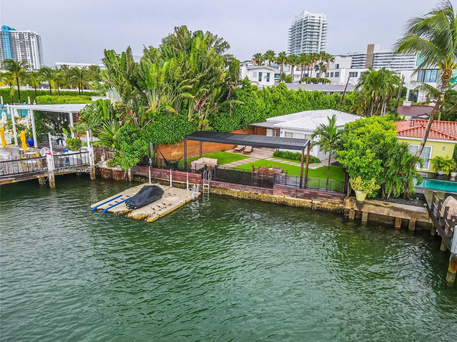 Small Image of 8 CENTURY LN, Miami Beach Number 6