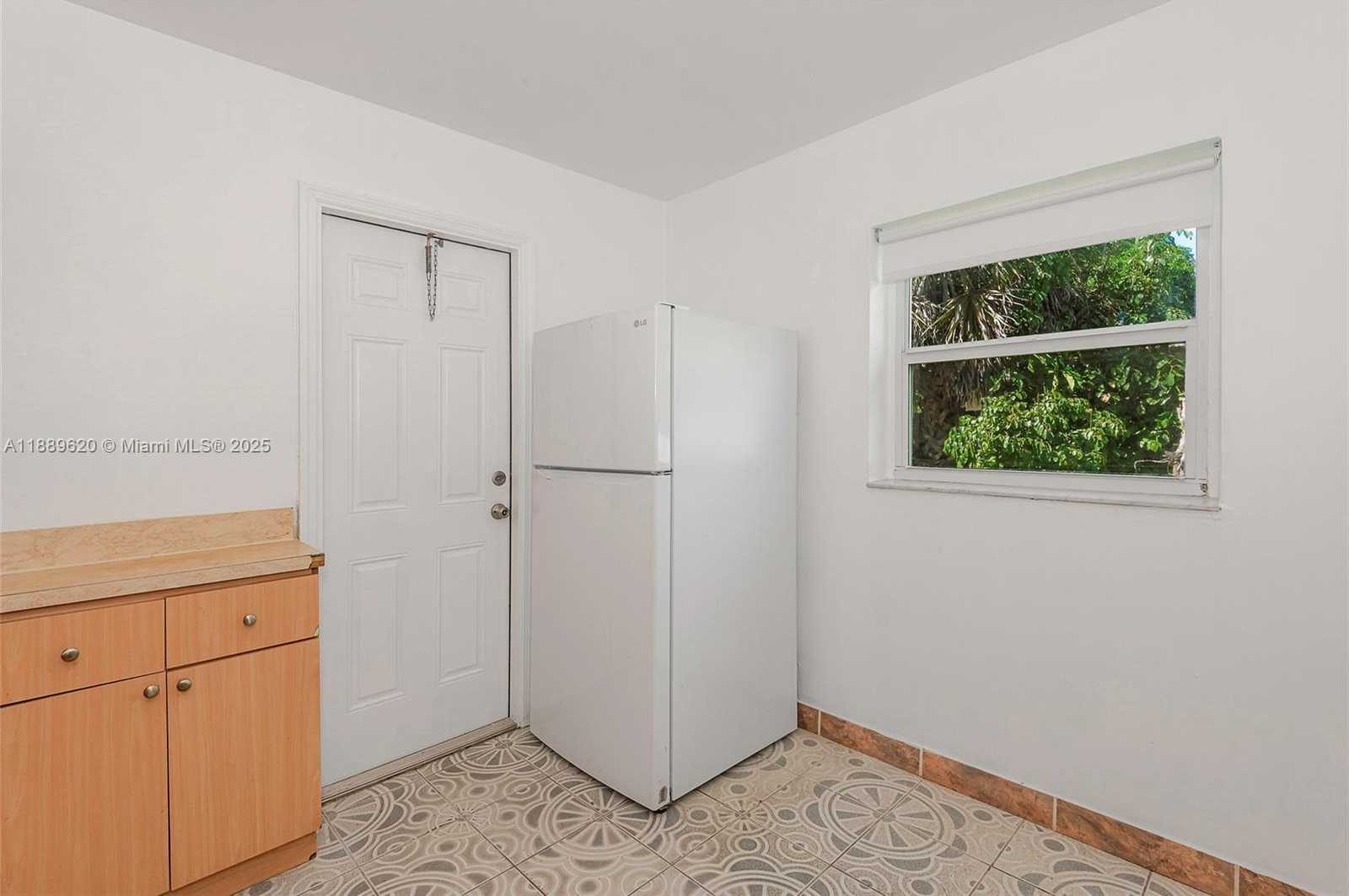 Small Image of 13710 NORTH WEST 5TH AVE, North Miami Number 12