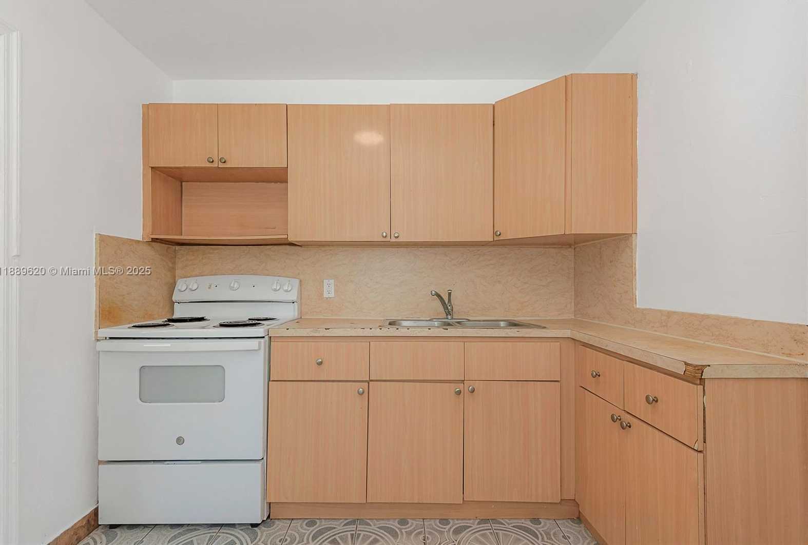 Small Image of 13710 NORTH WEST 5TH AVE, North Miami Number 13