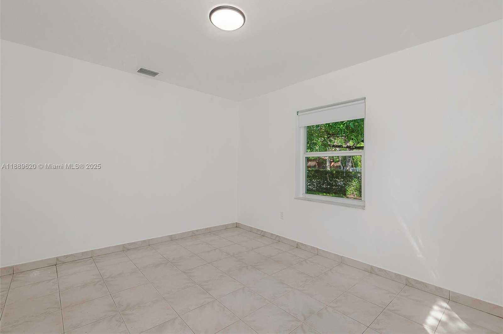 Small Image of 13710 NORTH WEST 5TH AVE, North Miami Number 15