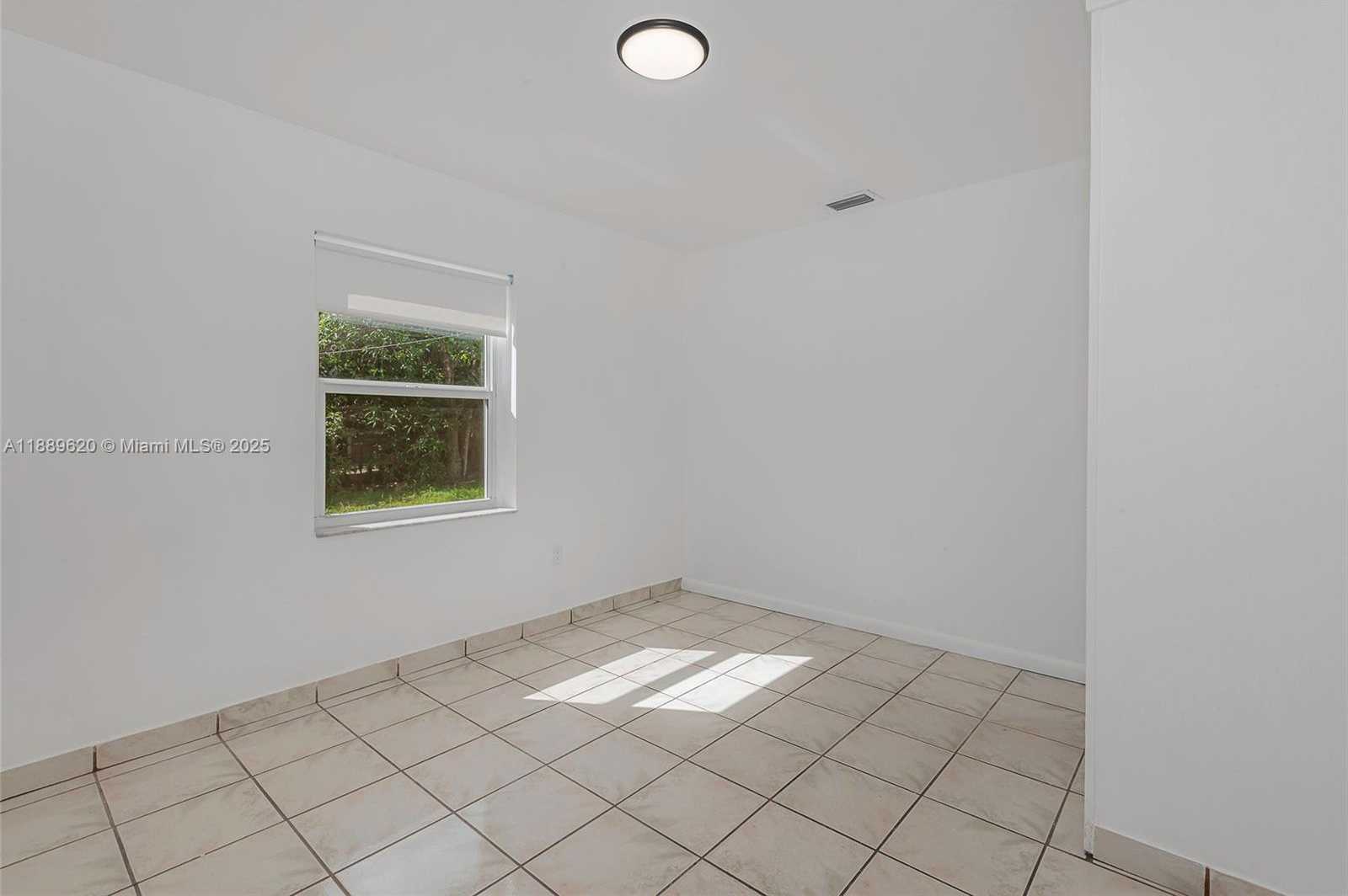 Small Image of 13710 NORTH WEST 5TH AVE, North Miami Number 20