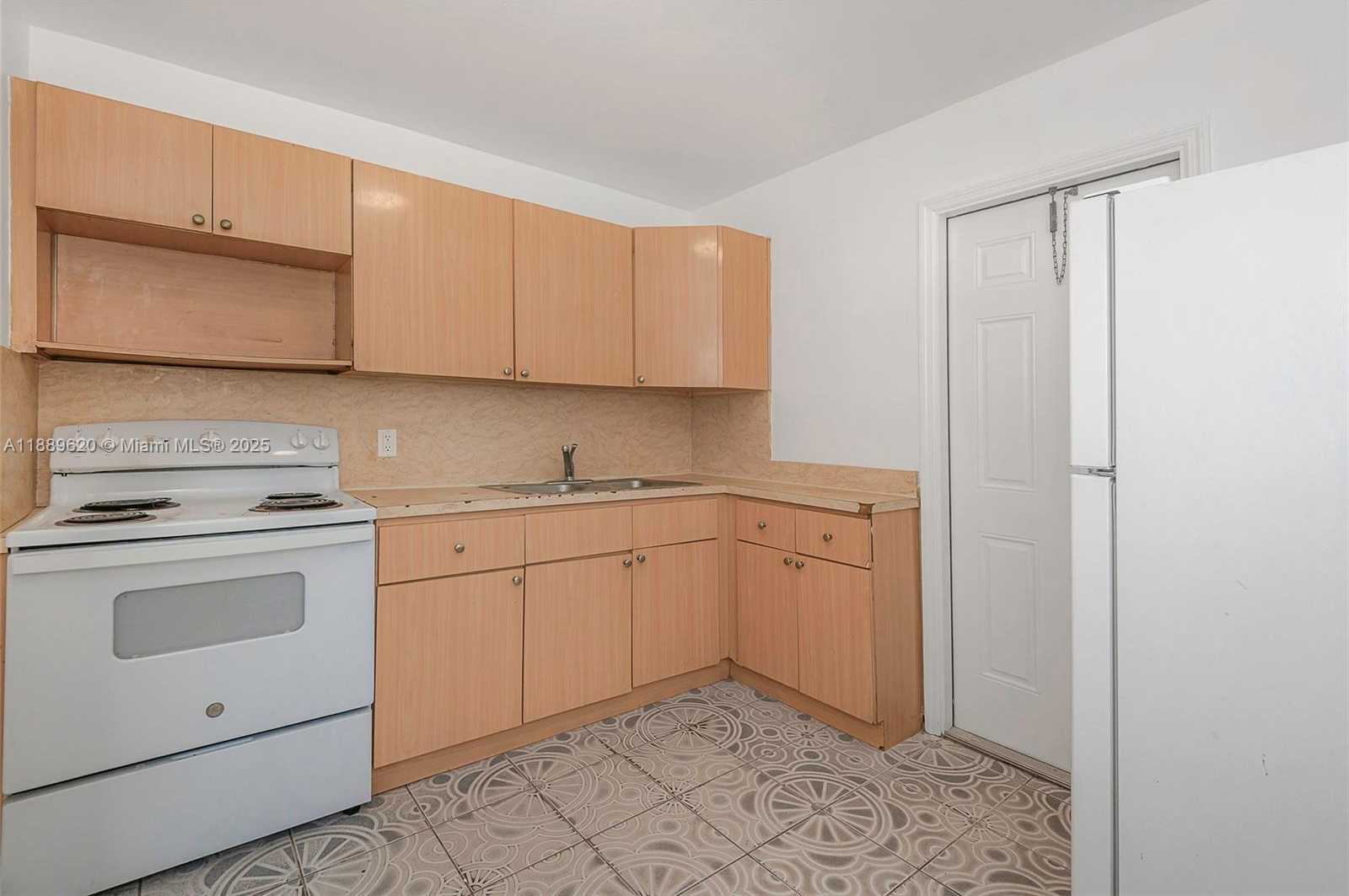 Small Image of 13710 NORTH WEST 5TH AVE, North Miami Number 9