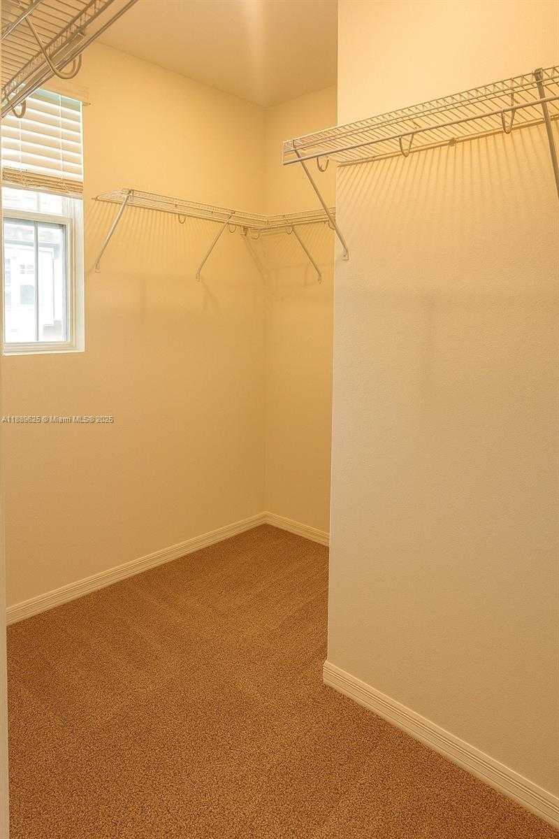 Small Image of 1025 Plantation Ln, Davenport, FL 33896, USA Number 9