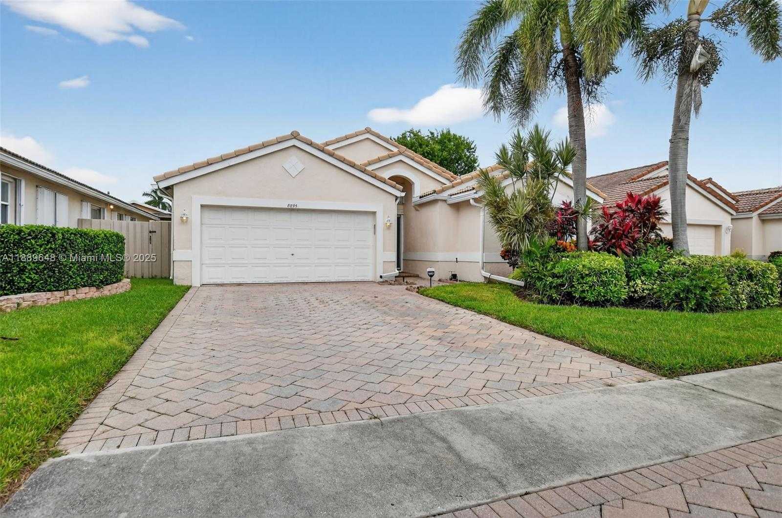 Small Image of 8895 HARRODS DR, Boca Raton Number 2