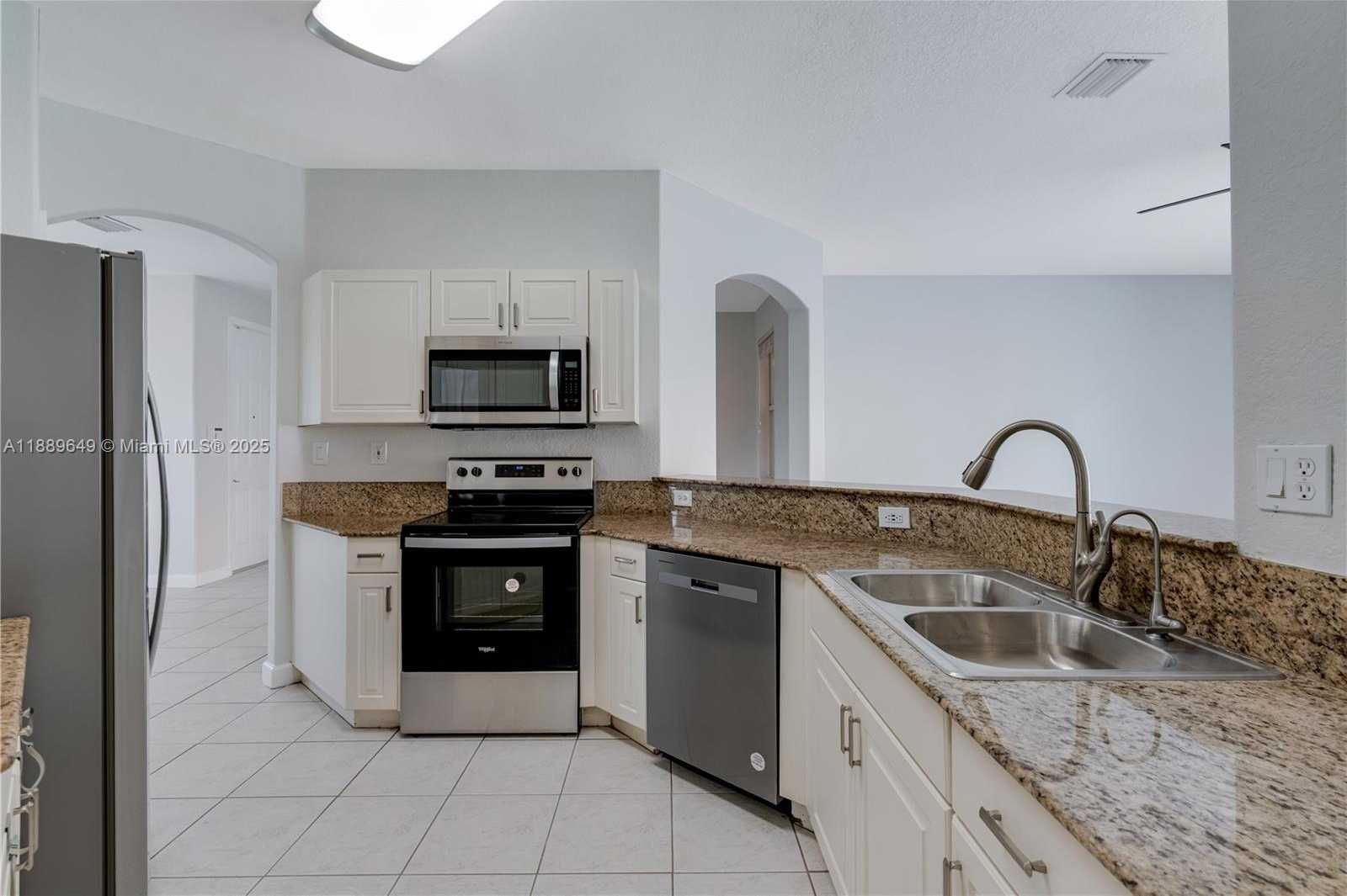 Small Image of 8450 NORTH WEST 113TH PSGE, Doral Number 12