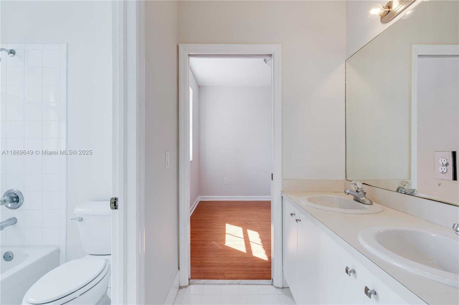 Small Image of 8450 NORTH WEST 113TH PSGE, Doral Number 23