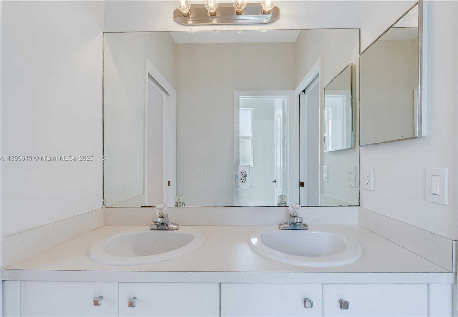 Small Image of 8450 NORTH WEST 113TH PSGE, Doral Number 25