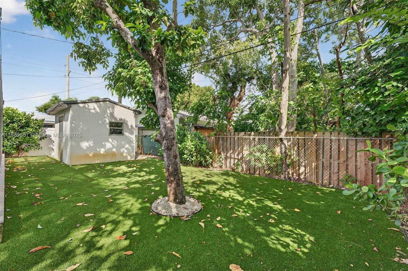 Small Image of 839 SOUTH WEST 16TH ST, Fort Lauderdale Number 2
