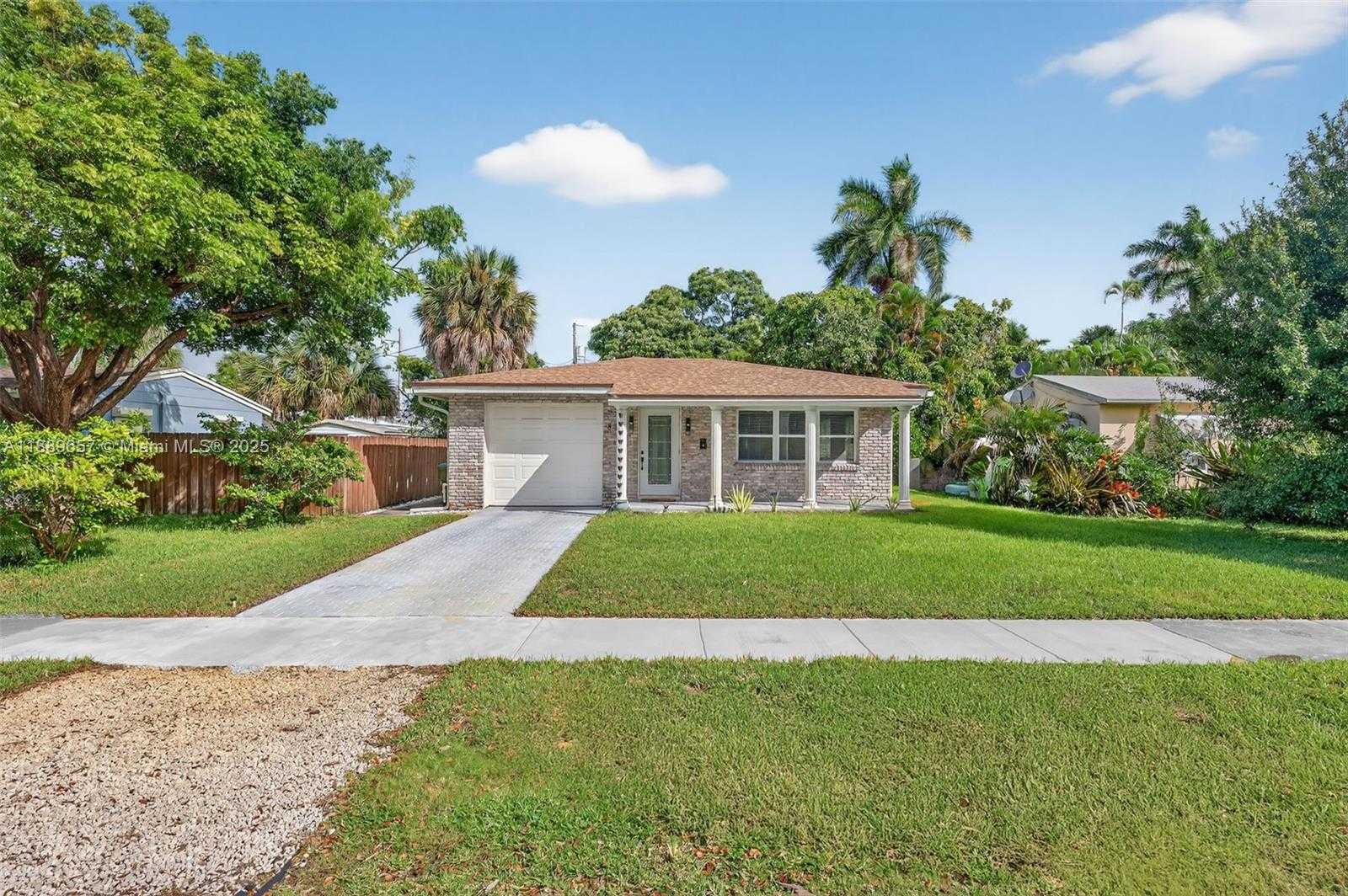 Small Image of 839 SOUTH WEST 16TH ST, Fort Lauderdale Number 3