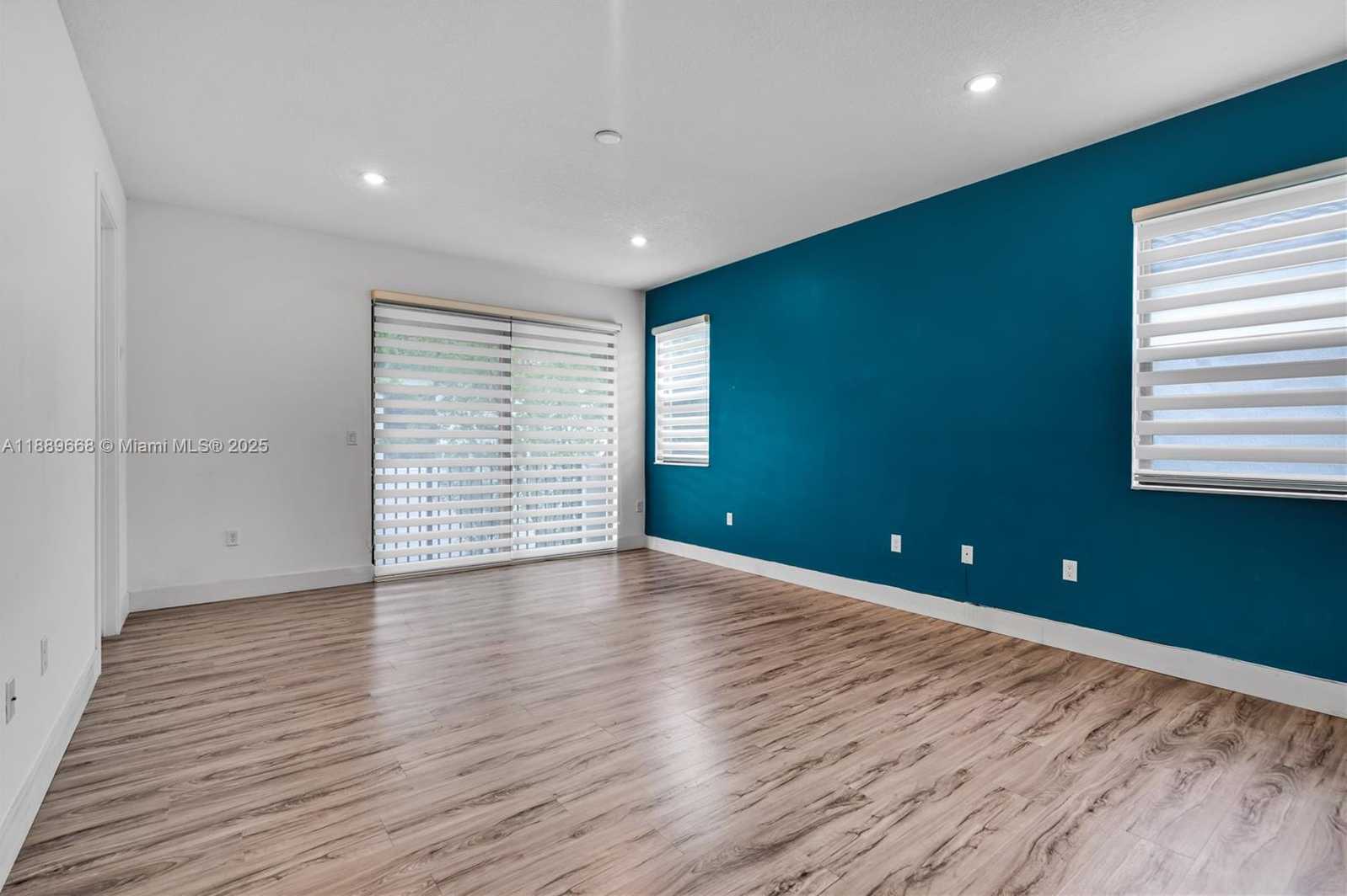 Small Image of 9881 WEST 34TH AVE, Hialeah Number 11