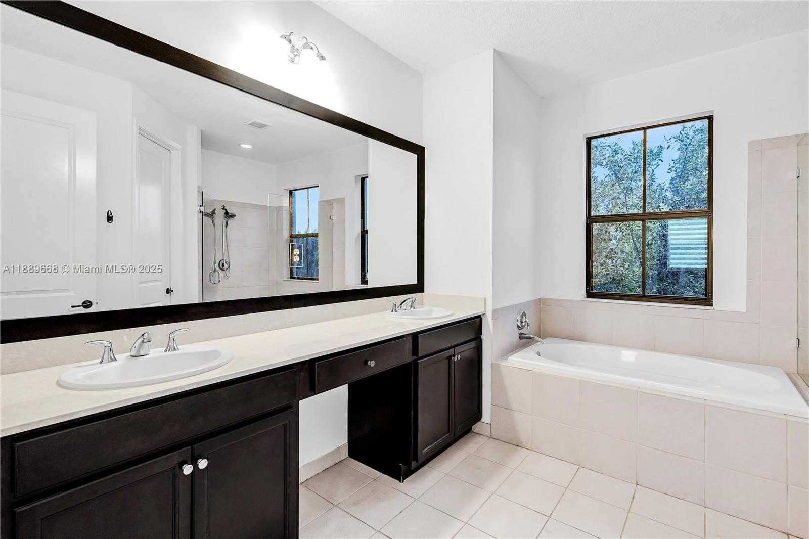 Small Image of 9881 WEST 34TH AVE, Hialeah Number 13