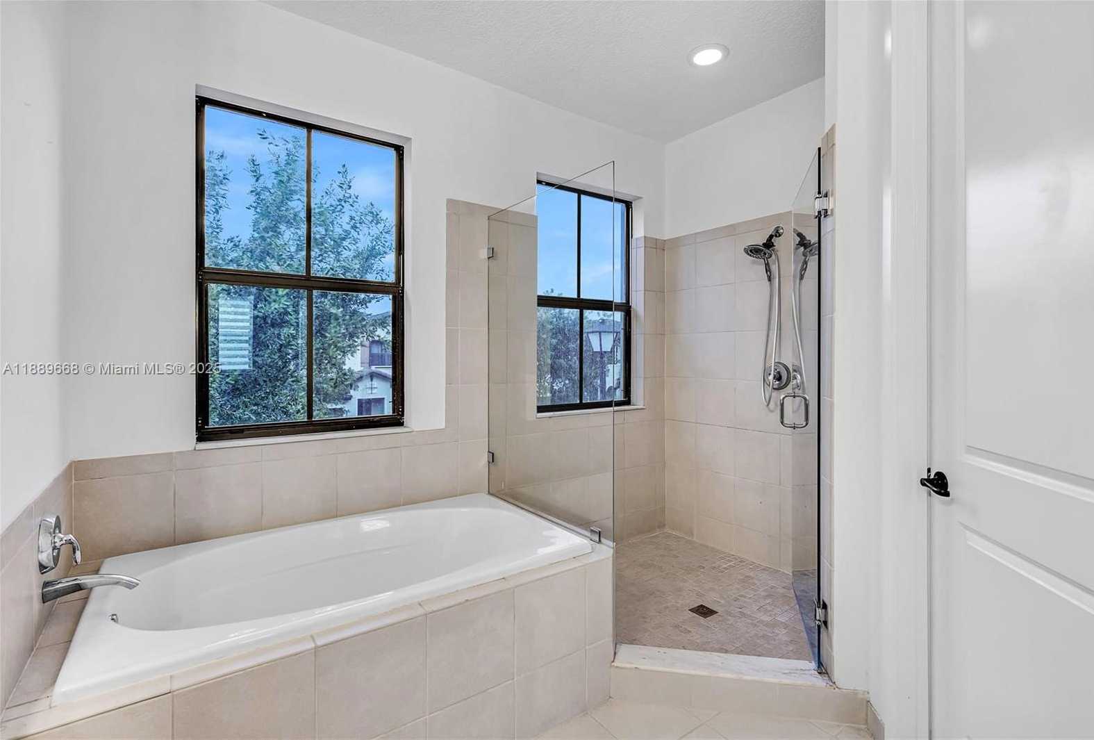 Small Image of 9881 WEST 34TH AVE, Hialeah Number 14