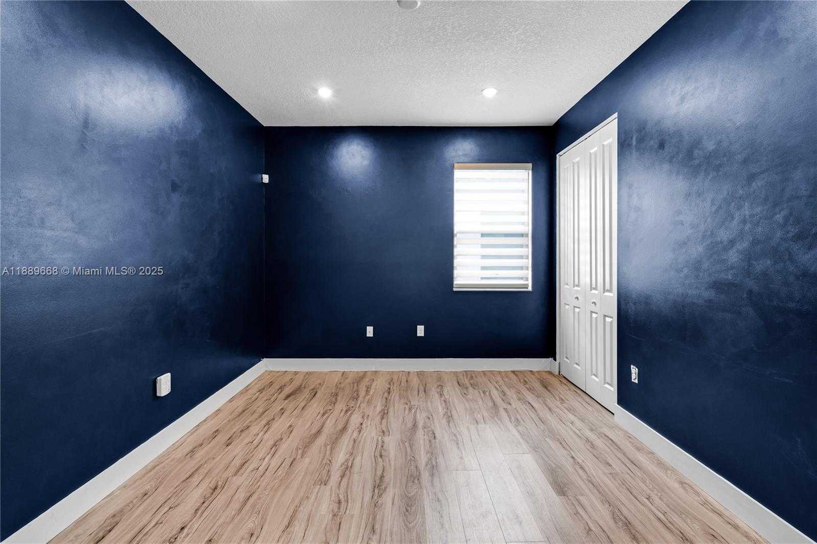 Small Image of 9881 WEST 34TH AVE, Hialeah Number 19