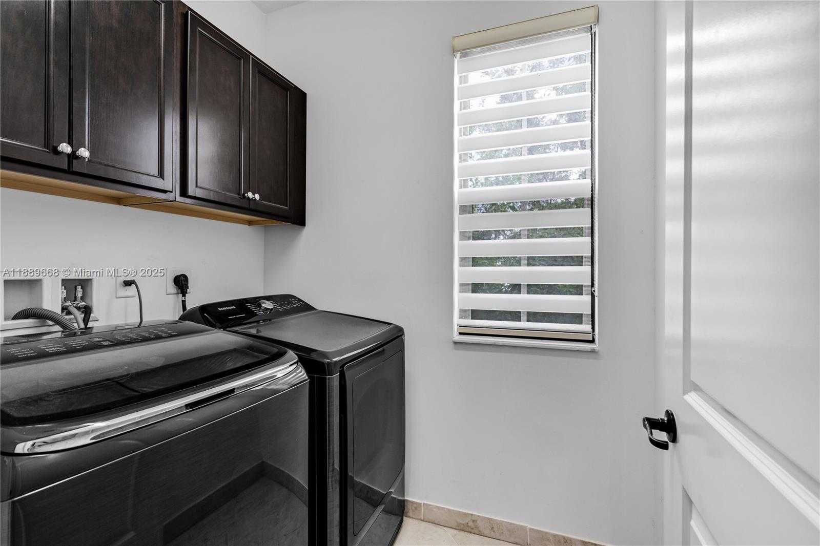 Small Image of 9881 WEST 34TH AVE, Hialeah Number 20