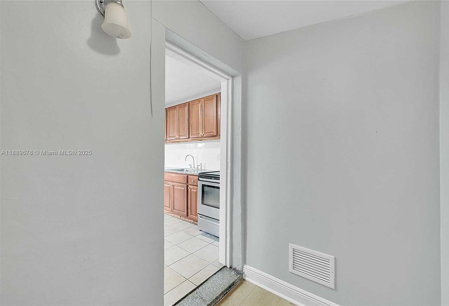 Small Image of 6210 SOUTH WEST 38TH ST, Davie Number 2