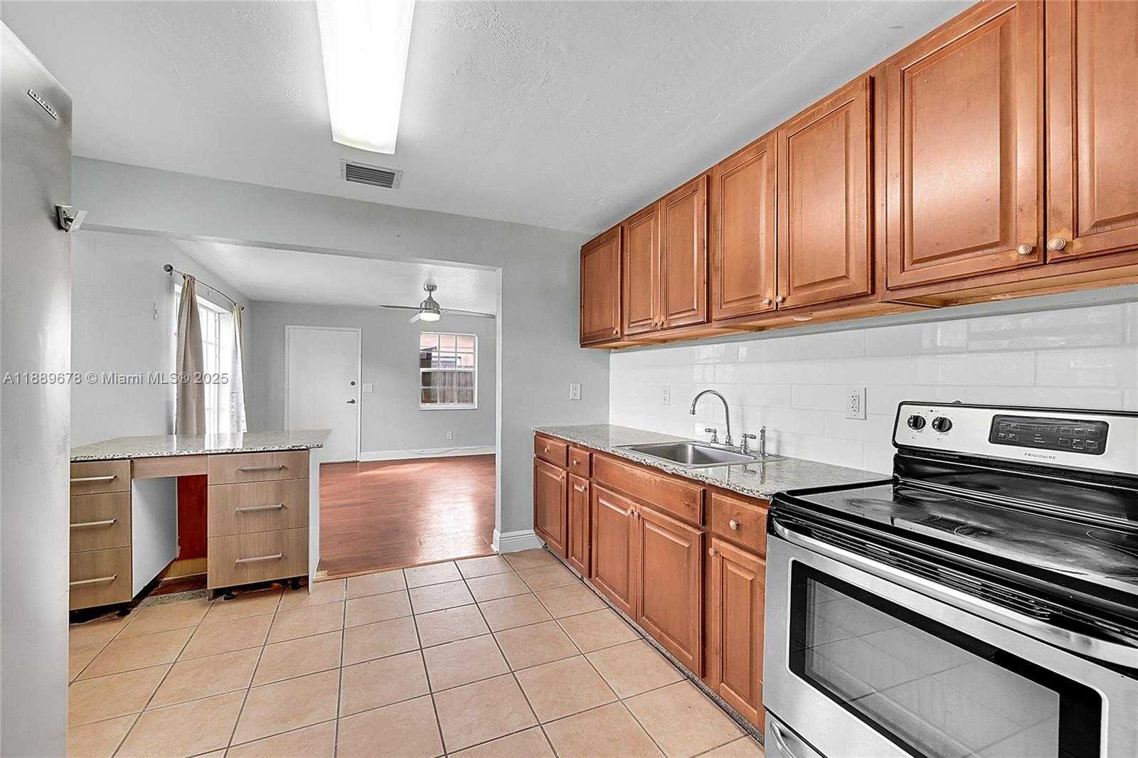 Small Image of 6210 SOUTH WEST 38TH ST, Davie Number 6