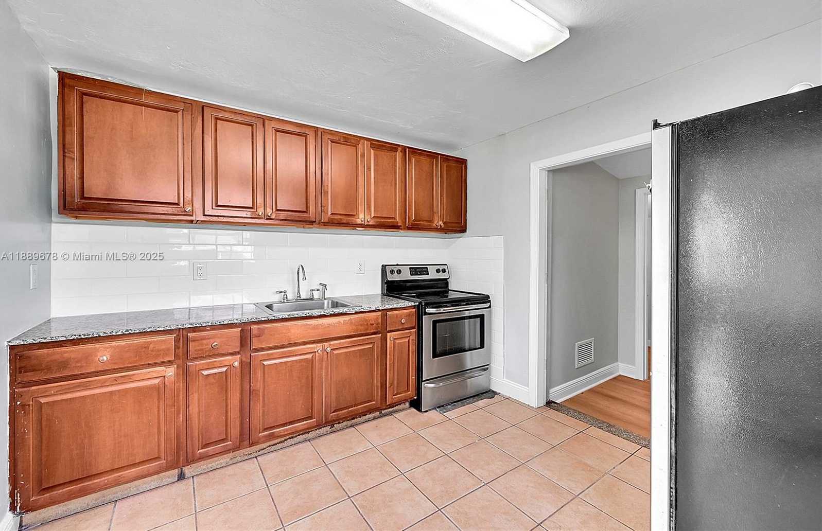 Small Image of 6210 SOUTH WEST 38TH ST, Davie Number 7