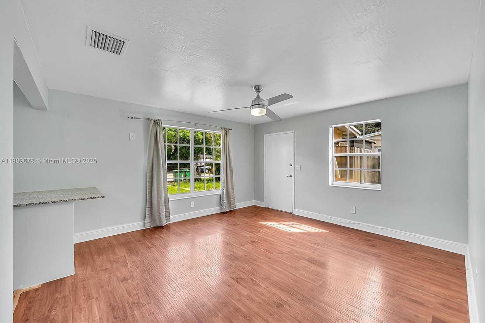 Small Image of 6210 SOUTH WEST 38TH ST, Davie Number 8
