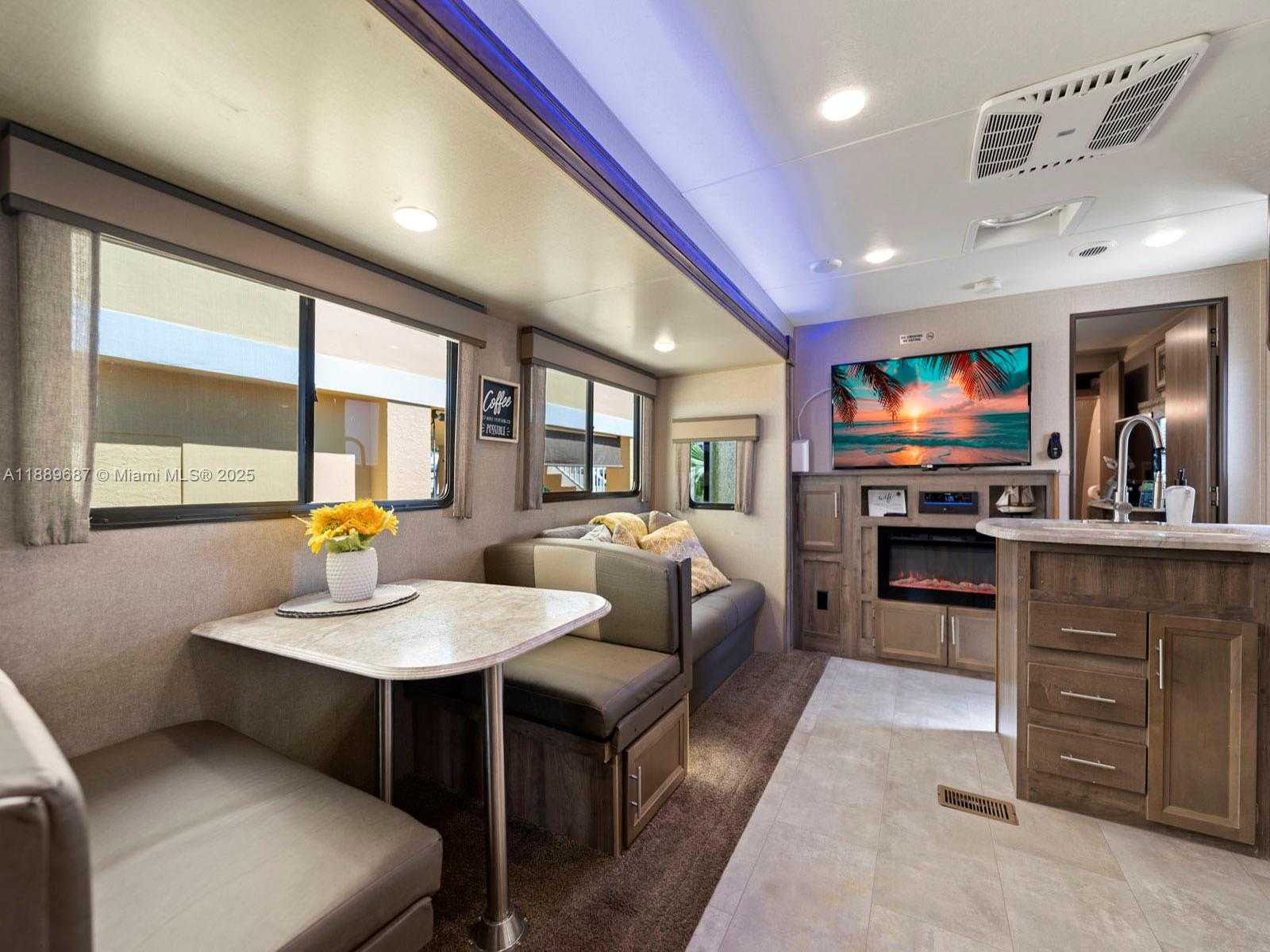 Small Image of 325 CALUSA ST 497, Key Largo Number 15