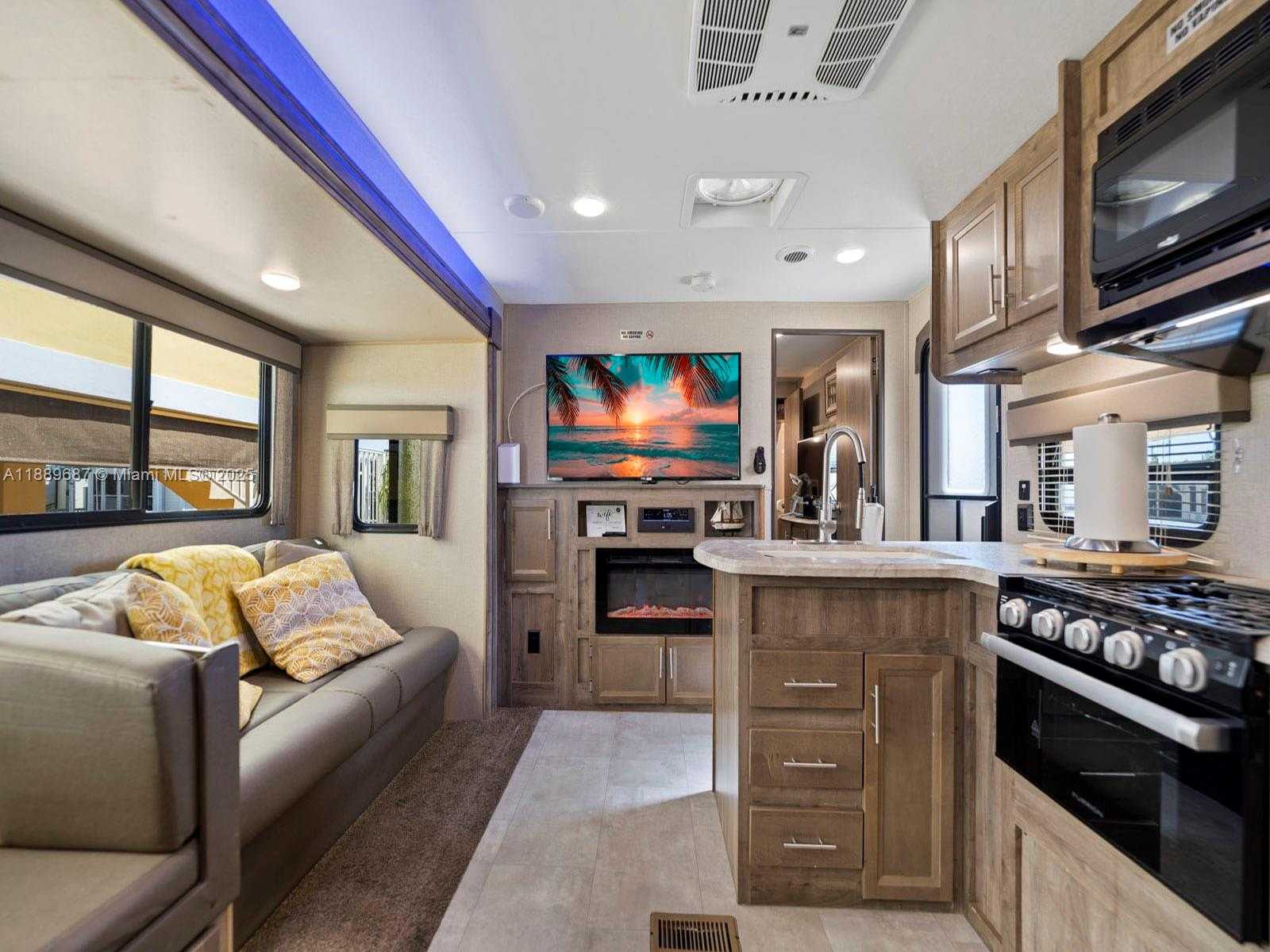 Small Image of 325 CALUSA ST 497, Key Largo Number 16