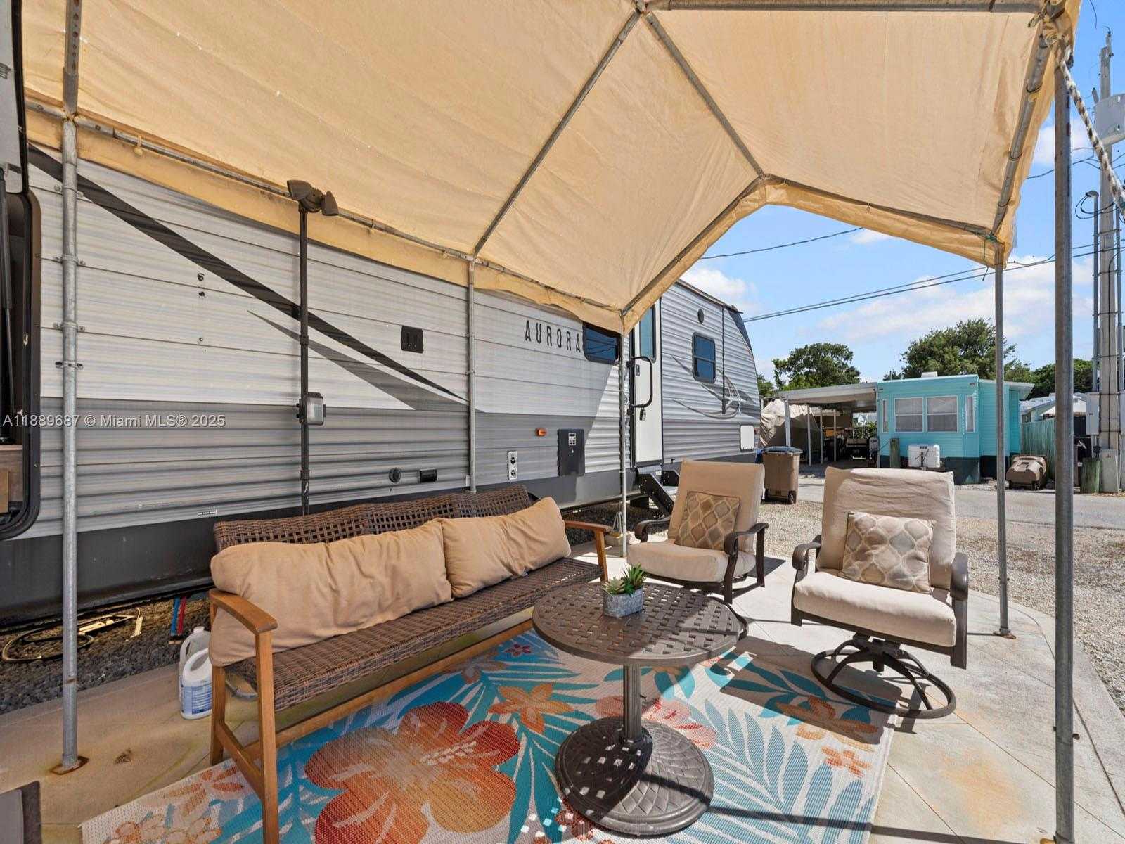 Small Image of 325 CALUSA ST 497, Key Largo Number 25