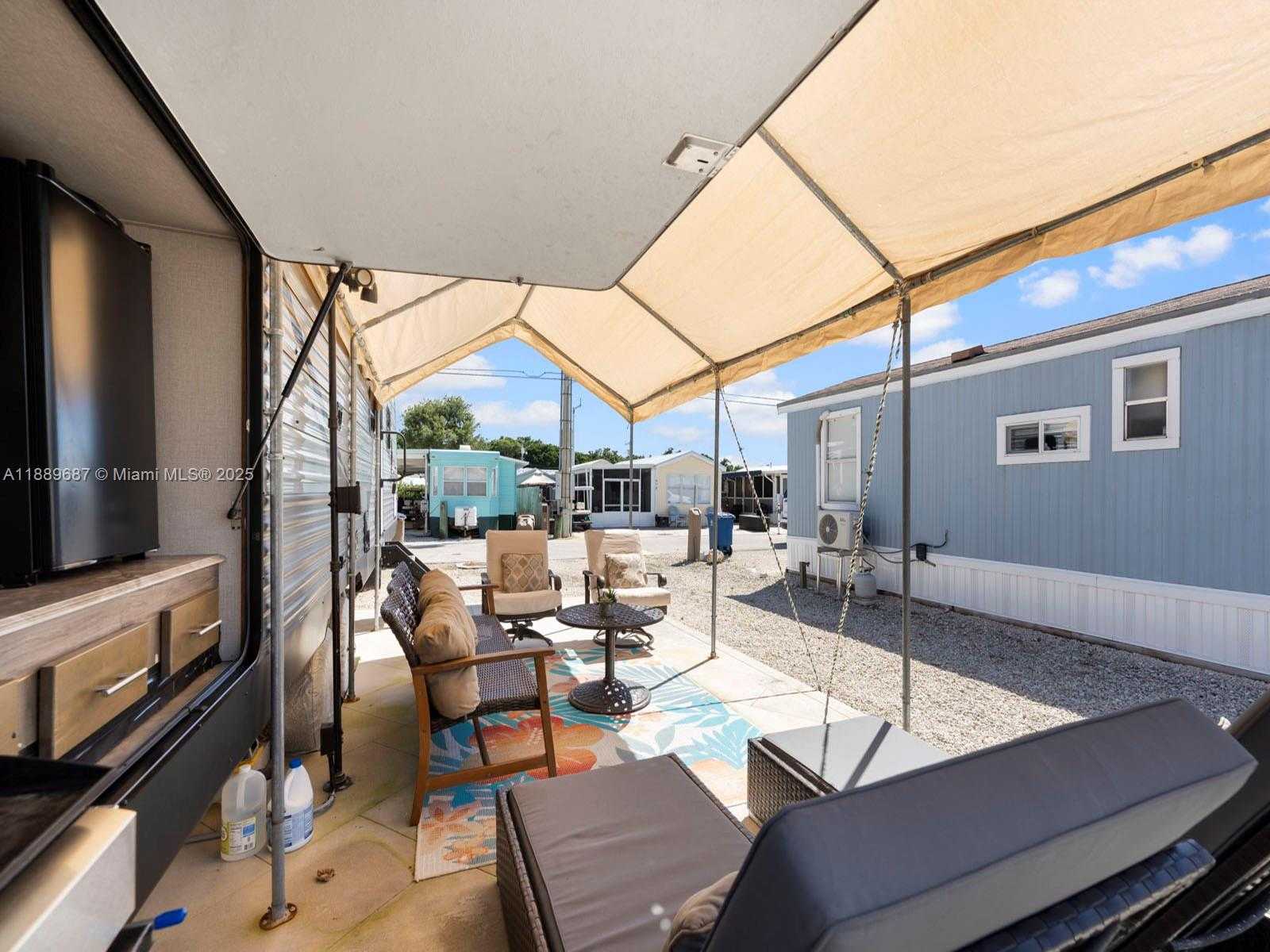Small Image of 325 CALUSA ST 497, Key Largo Number 26