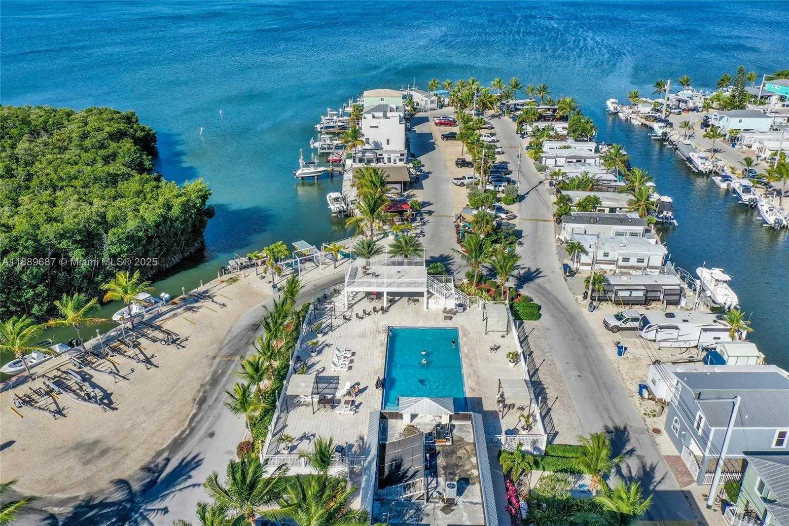 Small Image of 325 CALUSA ST 497, Key Largo Number 32