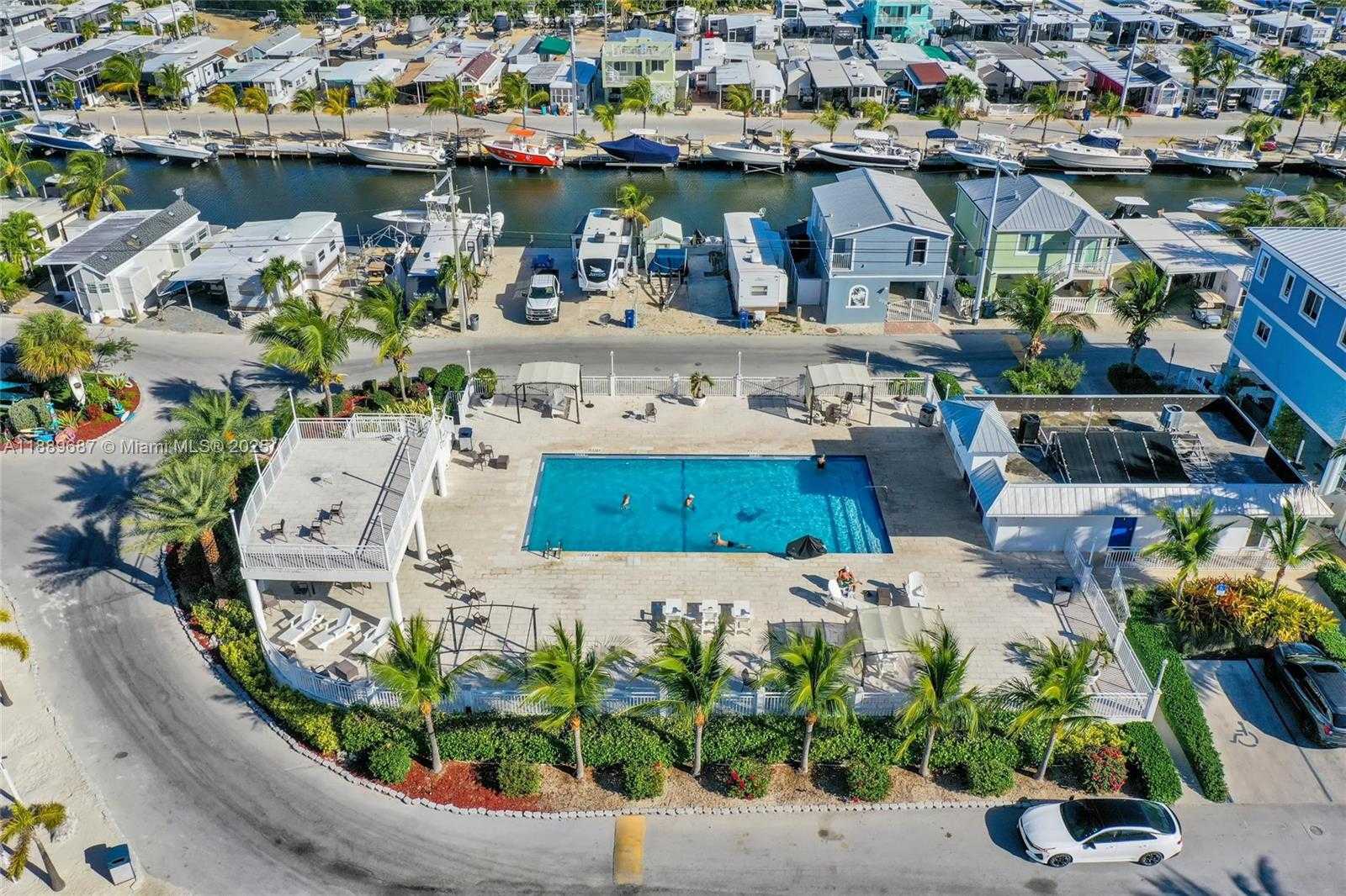 Small Image of 325 CALUSA ST 497, Key Largo Number 33