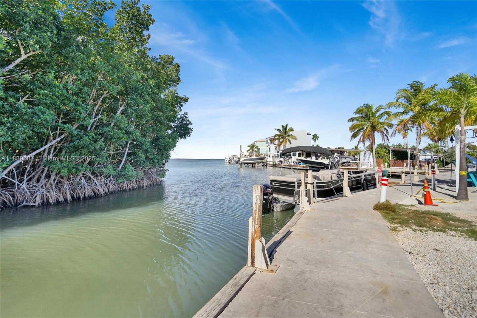 Small Image of 325 CALUSA ST 497, Key Largo Number 36