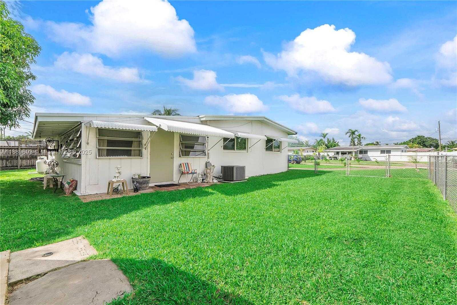 Small Image of 14522 SOUTH WEST 289TH TER, Homestead Number 7