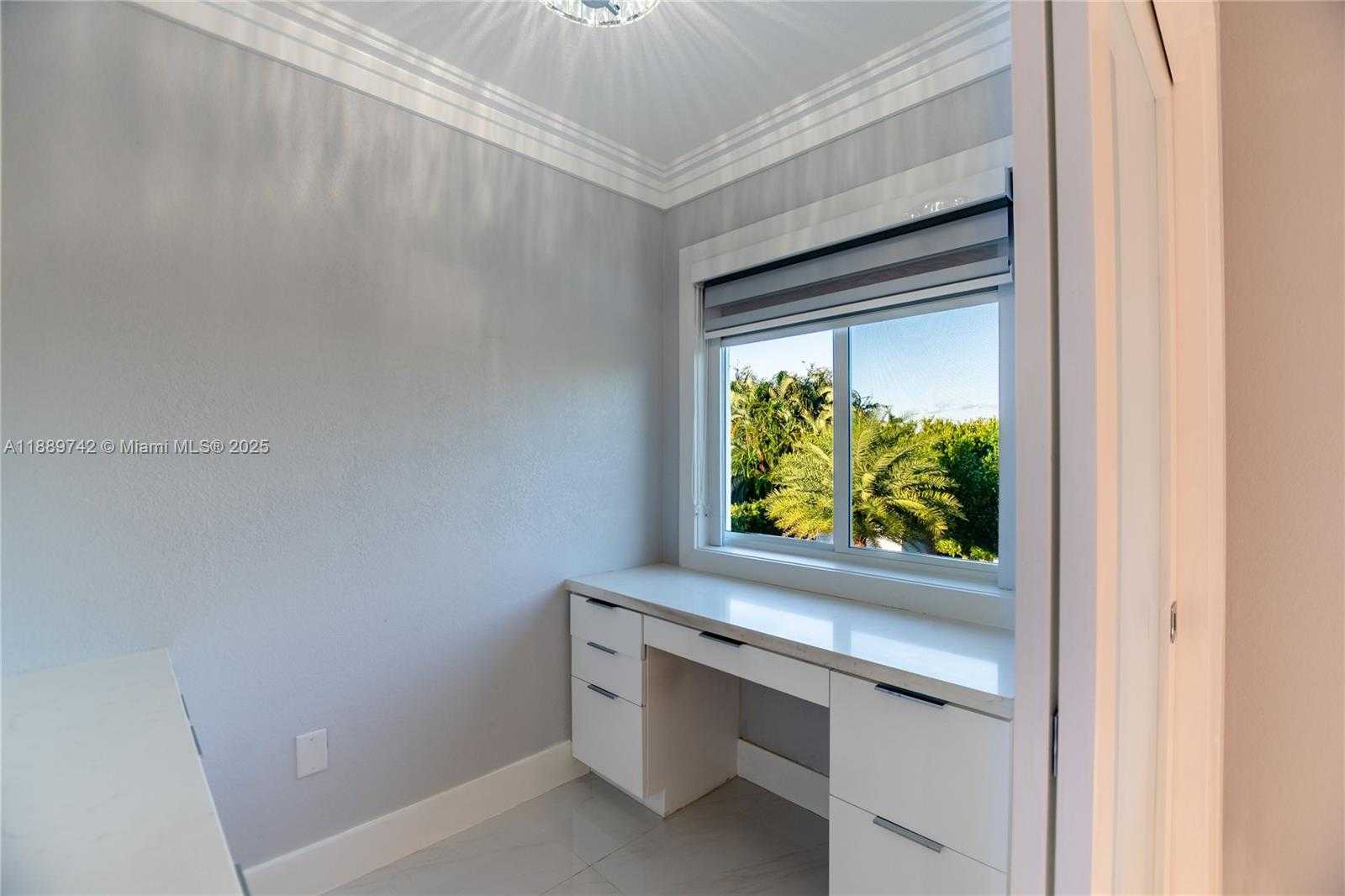 Small Image of 125 SOUTH EAST 22ND TER, Homestead Number 36