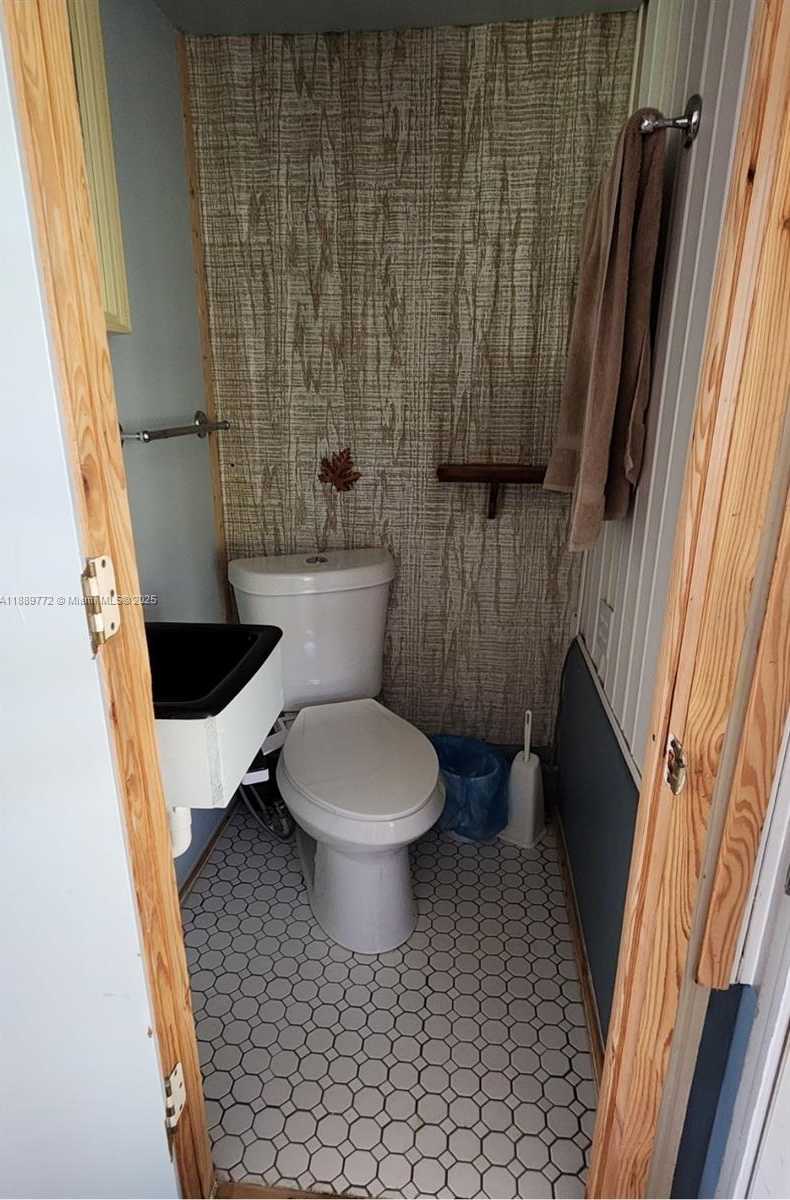 Small Image of 1792 RIVERSIDE DR, Moore Haven Number 12