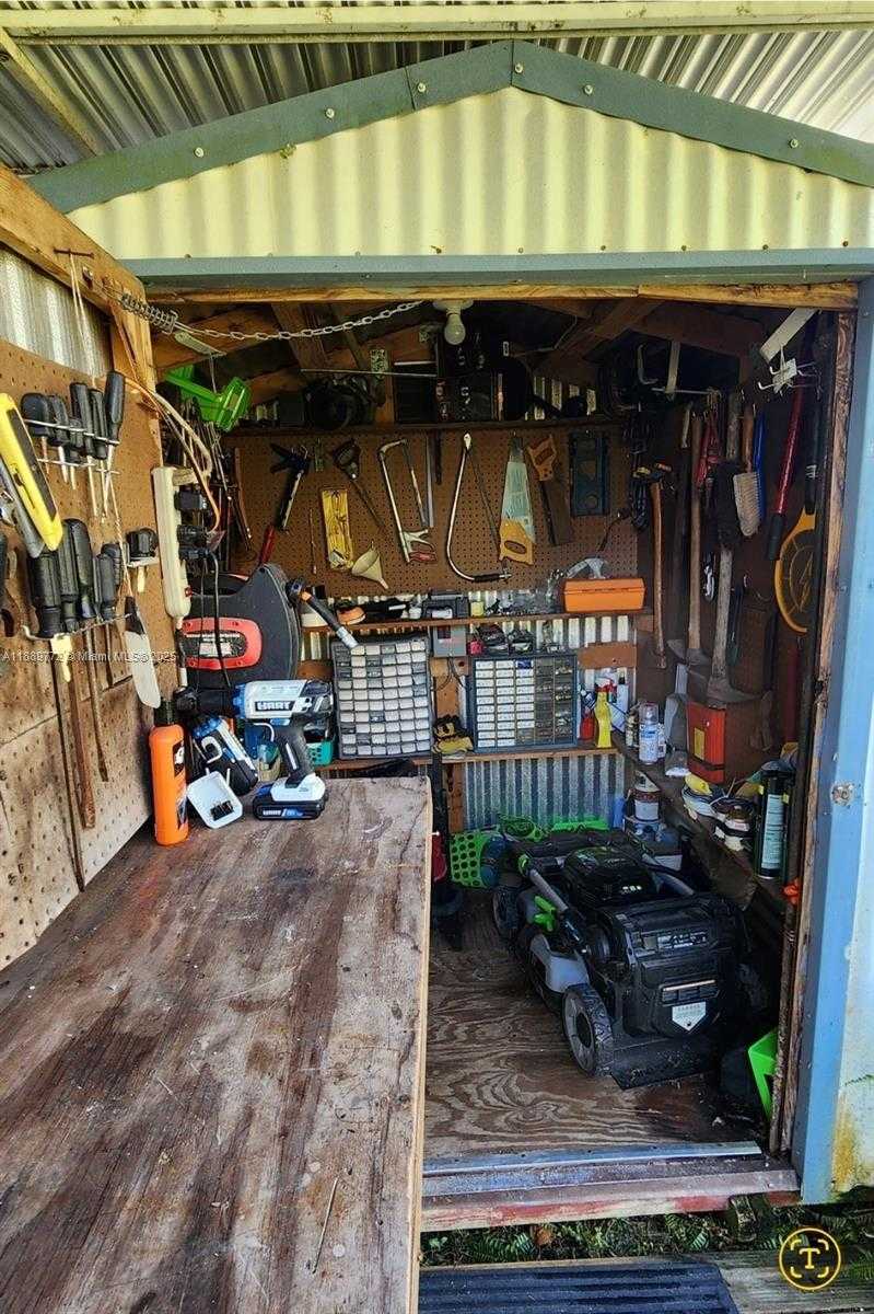 Small Image of 1792 RIVERSIDE DR, Moore Haven Number 13
