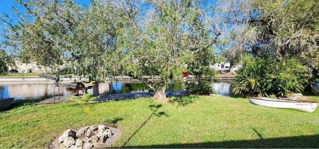 Small Image of 1792 RIVERSIDE DR, Moore Haven Number 2