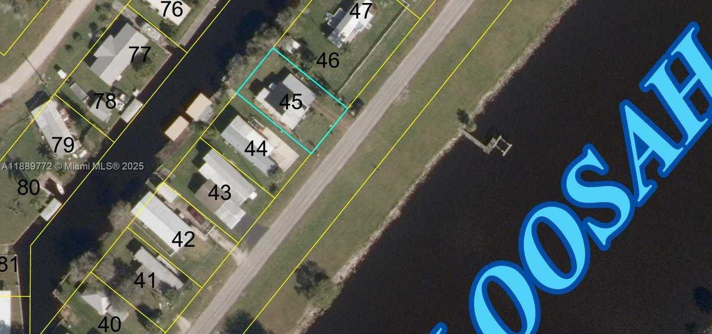 Small Image of 1792 RIVERSIDE DR, Moore Haven Number 20