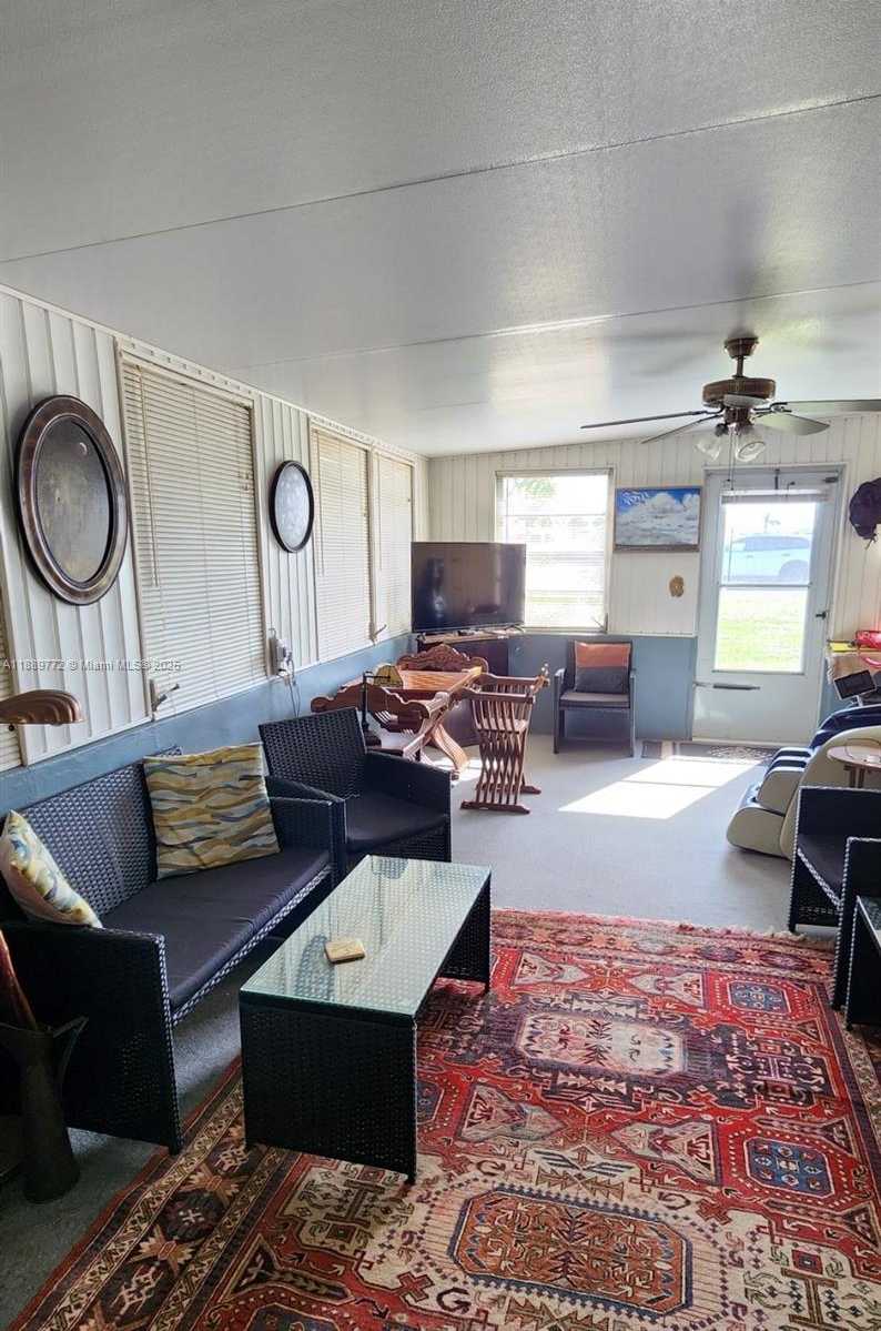 Small Image of 1792 RIVERSIDE DR, Moore Haven Number 4