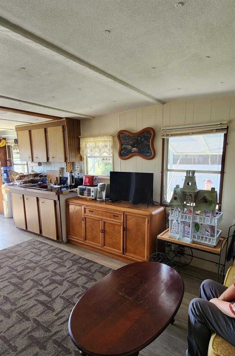 Small Image of 1792 RIVERSIDE DR, Moore Haven Number 7