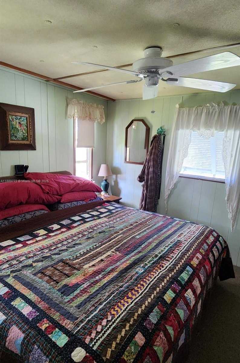 Small Image of 1792 RIVERSIDE DR, Moore Haven Number 9