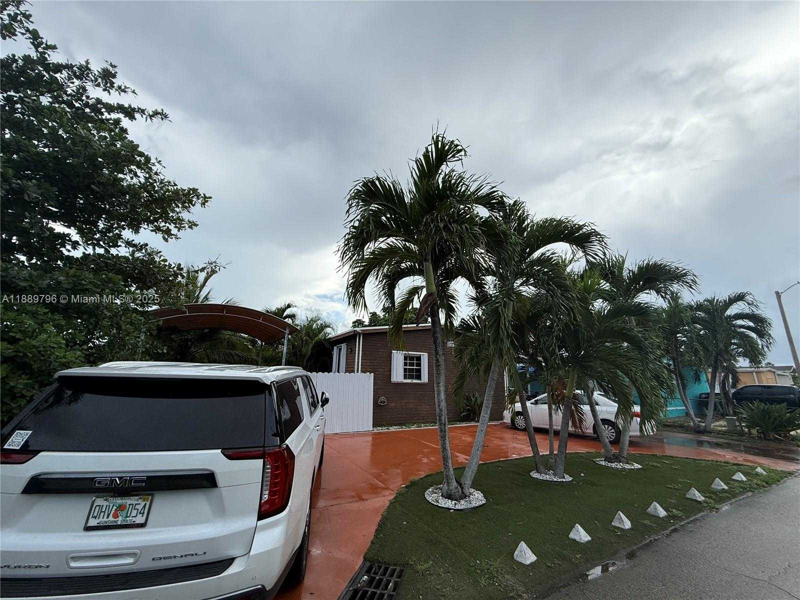 Small Image of 12850 SOUTH WEST 14TH ST, Miami Number 11